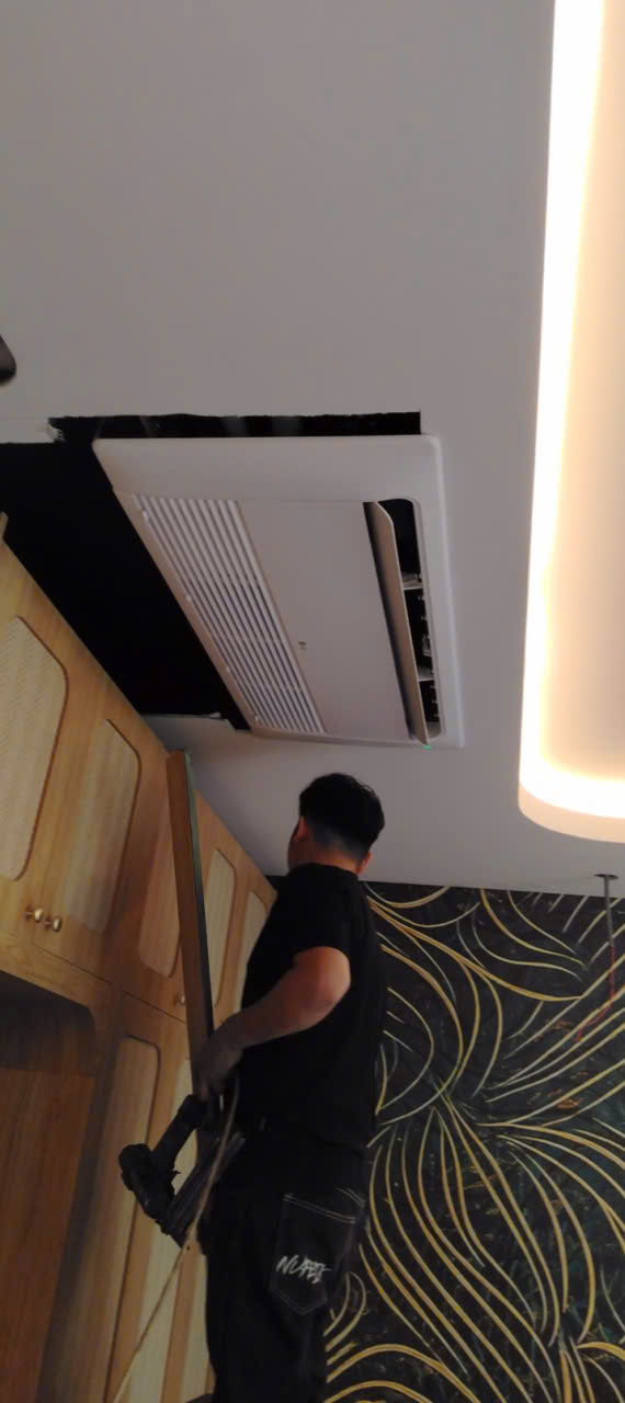 Vệ sinh & Nạp gas máy lạnh tại nhà